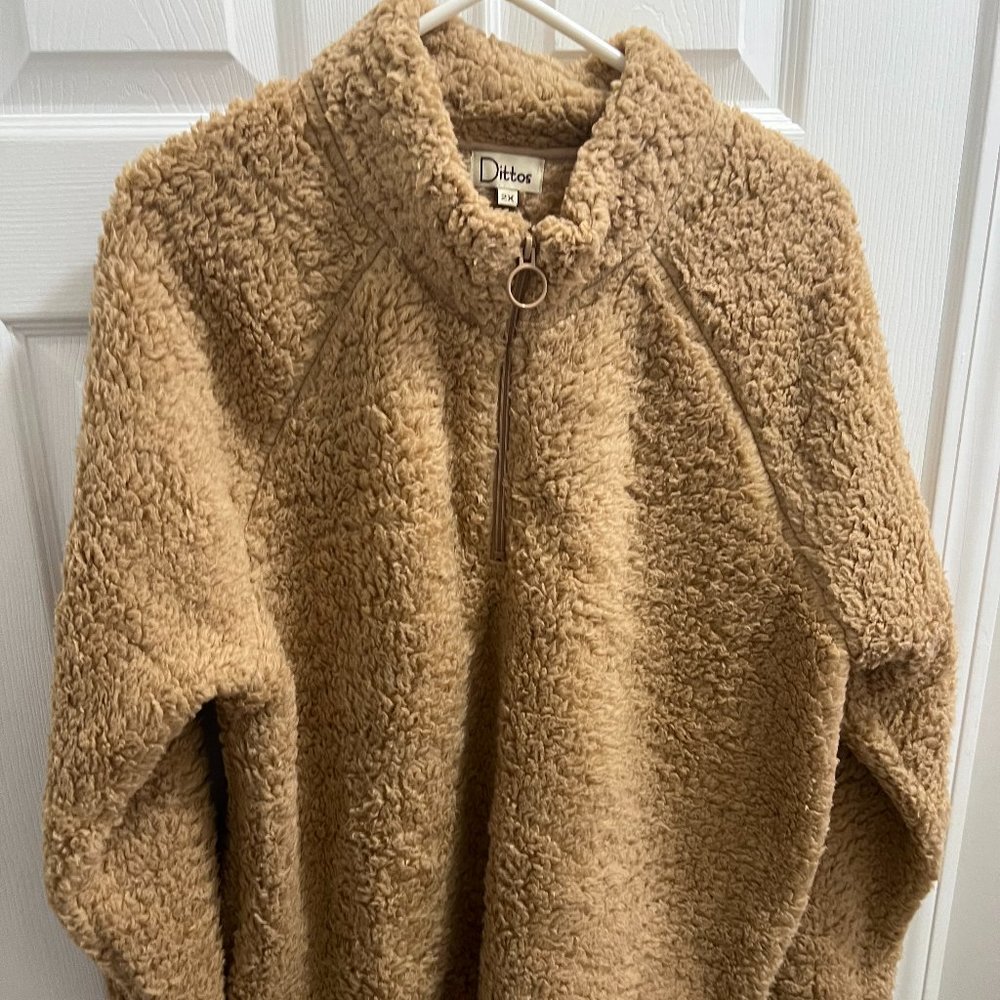 Dittos Women's Tan Fuzzy Sweatshirt